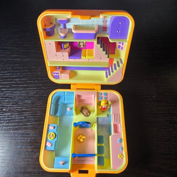 Vintage 1989 Bluebird Polly Pocket Polly's Townhouse COMPLETE - Picture 1 of 9